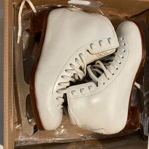 Graf women’s dance ice skates